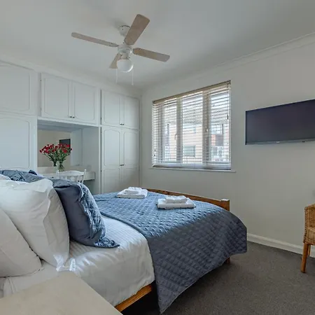 Luxury 2 Bed Room Lake View Apt Bowness Parking Экстерьер фото